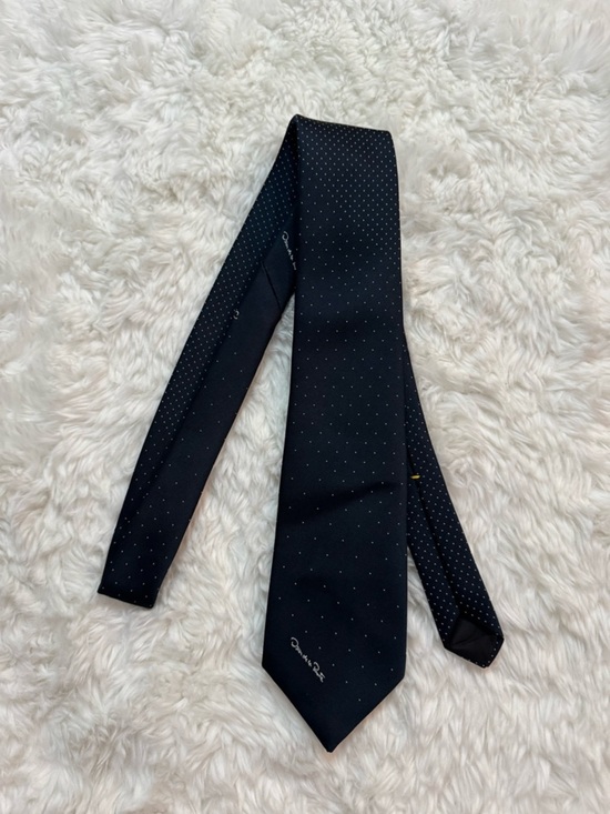Oscar de la Renta Other - Oscar de la Renta Navy Tie with White Microdots
